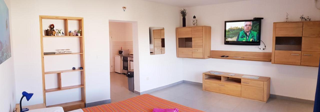 Apartmani Zem, Krk Krk Town Exterior photo