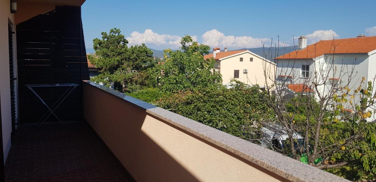Apartmani Zem, Krk Krk Town Exterior photo
